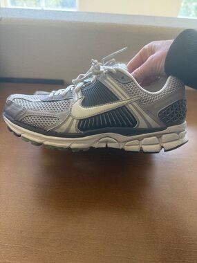 Nike vomero 5